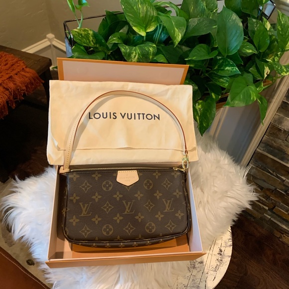 Louis Vuitton Handbags - LV Multi Large Pochette bundle